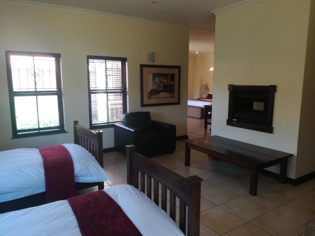 Moon And Sixpence Garden Guest House Muldersdrift Kültér fotó